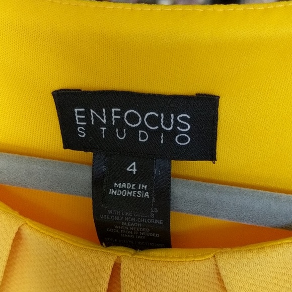 Professional business dress - Picture 3 of 3